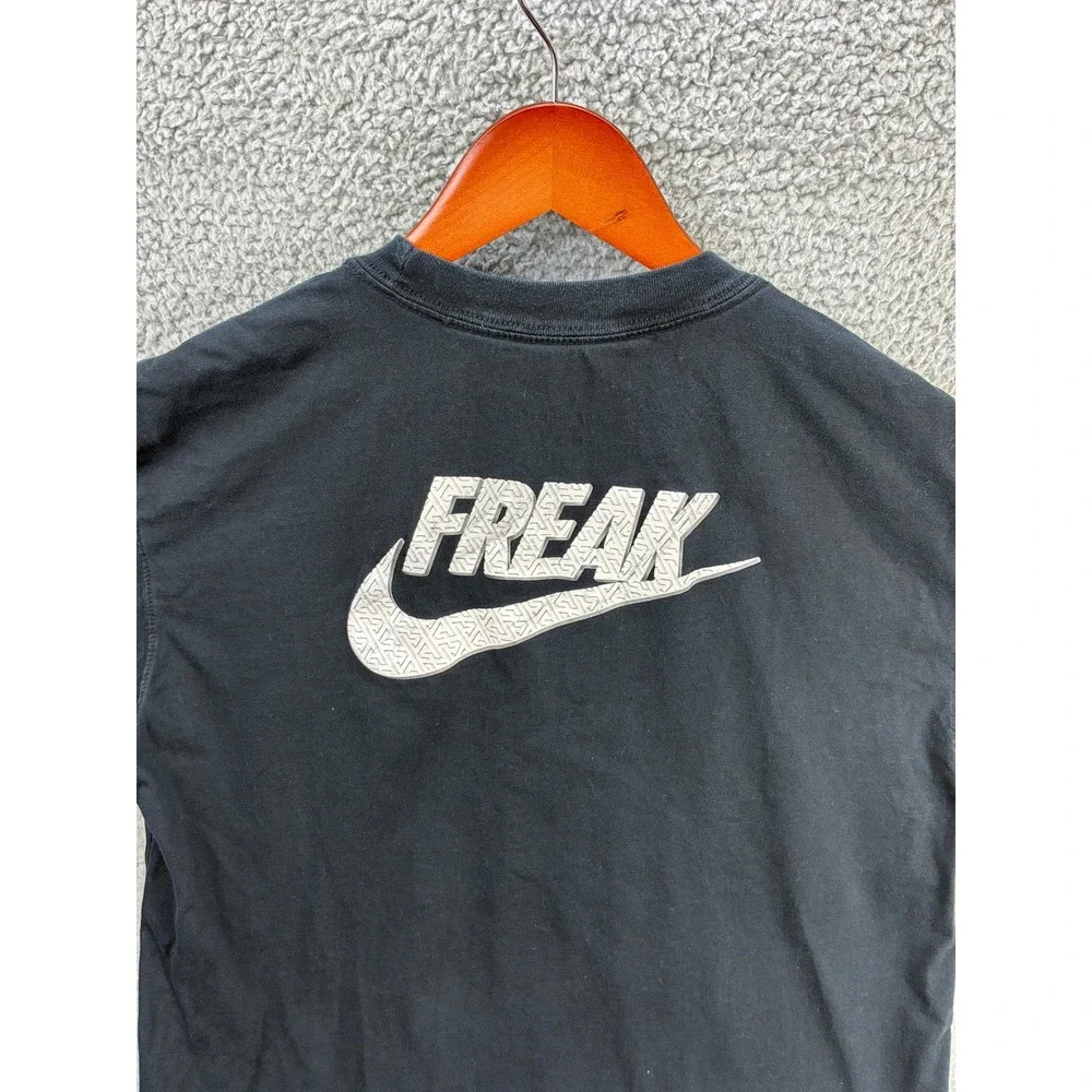 Nike Freak Short Sleeve T Shirt Mens M Black Giannis Antetokounmpo Graphic